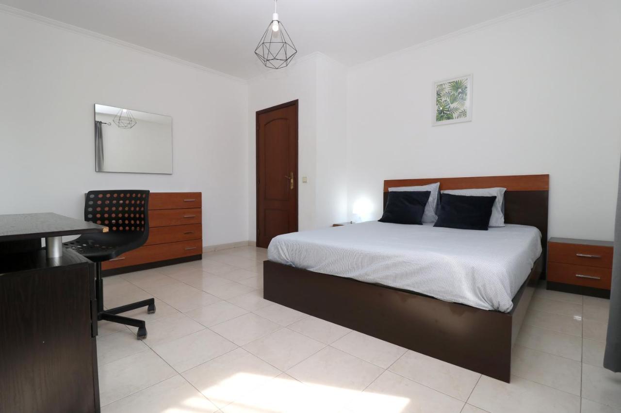 Charming Private Rooms In An Apartment A2 Penha - فارو المظهر الخارجي الصورة