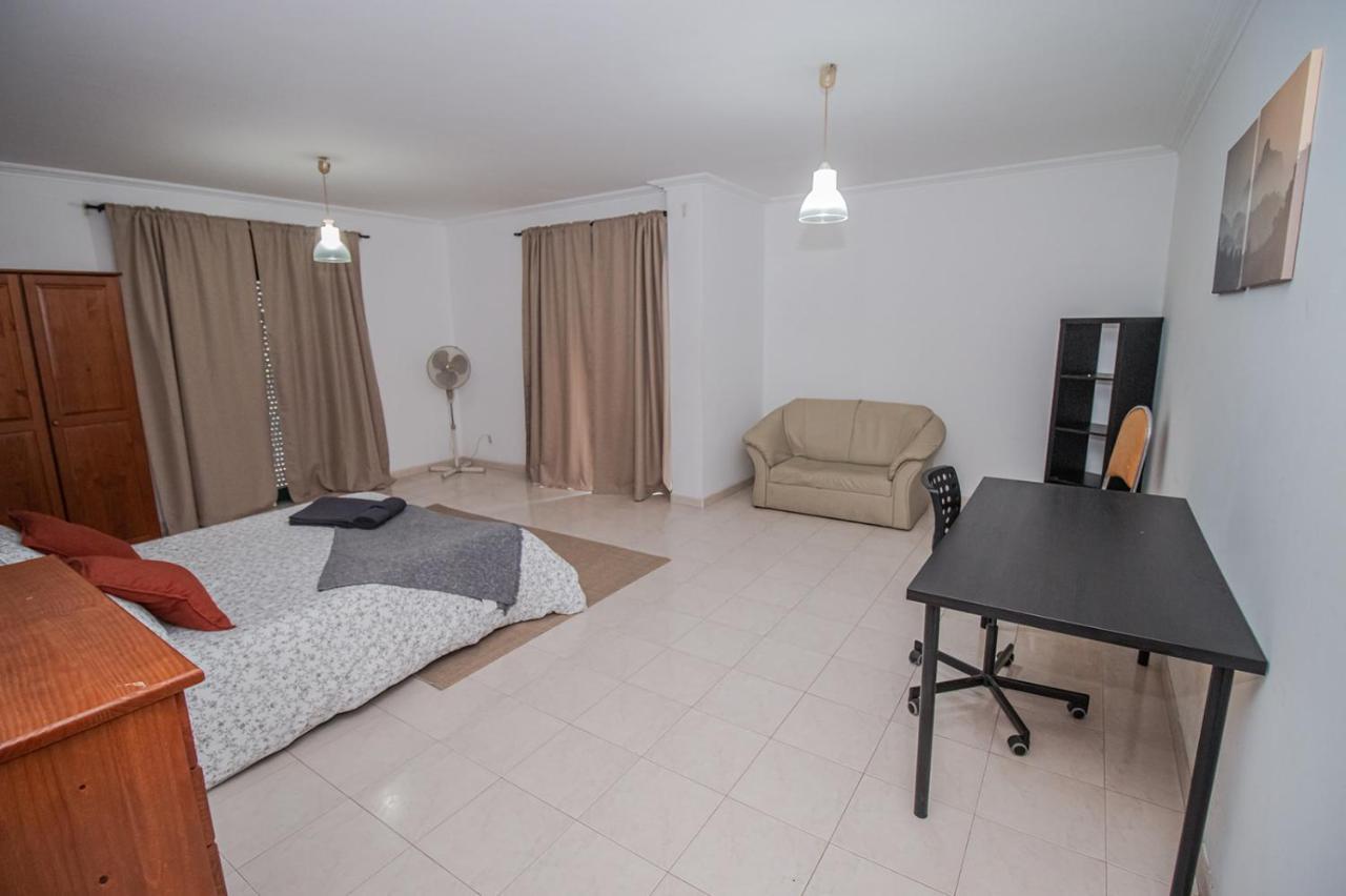 Charming Private Rooms In An Apartment A2 Penha - فارو المظهر الخارجي الصورة